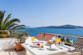 Hotel s pogledom na more, na prodaju, Trogir - Okolica, Εμπορικά ακίνητα