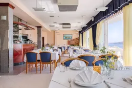 Hotel s pogledom na more, na prodaju, Trogir - Okolica, Εμπορικά ακίνητα