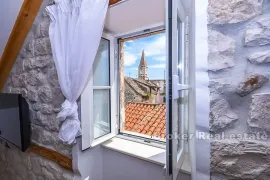 Renovirana kamena kuća, na prodaju, Trogir - Okolica, Σπίτι