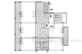 Novoizgrađena kuća sa 7 apartmana, na prodaju, Trogir - Okolica, Maison