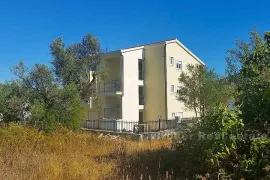 Novoizgrađena kuća sa 7 apartmana, na prodaju, Trogir - Okolica, Maison