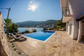 Vila s pet zvjezdica, na prodaju, Trogir - Okolica, Famiglia