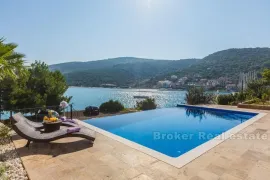 Vila s pet zvjezdica, na prodaju, Trogir - Okolica, Famiglia