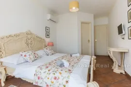 Vila s pet zvjezdica, na prodaju, Trogir - Okolica, Famiglia