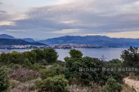 Građevinsko zemljište s pogledom na more, Trogir - Okolica, Земля