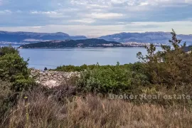 Građevinsko zemljište s pogledom na more, Trogir - Okolica, Terrain