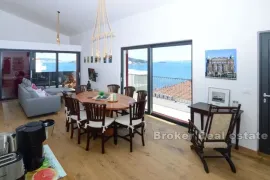 Apartmanska kuća sa 2 bazena i pogledom na more, Trogir - Okolica, Kuća