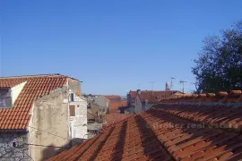 Troetažna kuća, na prodaju, Split, Дом