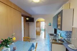 Apartmanska kuća s pogledom na more, Zadar, Дом