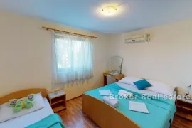 Apartmanska kuća s pogledom na more, Zadar, Дом