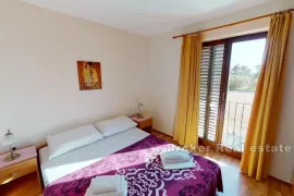 Apartmanska kuća s pogledom na more, Zadar, Дом