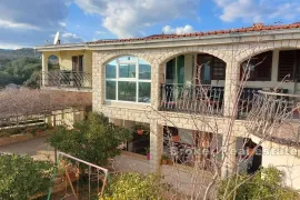 Apartmanska kuća sa bazenom, Trogir - Okolica, Famiglia