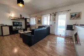 Apartmanska kuća sa bazenom, Trogir - Okolica, Famiglia