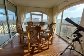 Apartmanska kuća sa bazenom, Trogir - Okolica, Famiglia