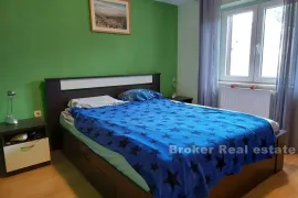 Apartmanska kuća sa bazenom, Trogir - Okolica, Famiglia