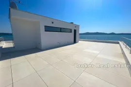 Moderan apartman prvi red do mora, Zadar, Haus