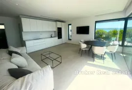 Troetažni apartman prvi red do mora, Zadar, Haus