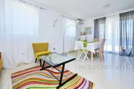 Apartmanska kuća s otvorenim pogledom na more, Zadar, Casa