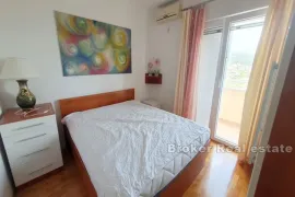 Atraktivna apartmanska kuća s pogledom na more, Split, Haus