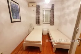 Atraktivna apartmanska kuća s pogledom na more, Split, Haus