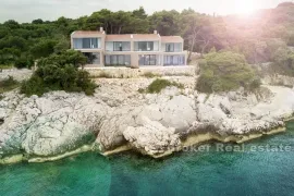 Atraktivna vila s bazenom, prvi red do mora, Dubrovnik, Casa