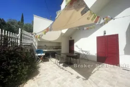 Samostojeća i dvojna kuća s pogledom na more, Trogir - Okolica, Famiglia