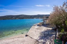 Više građevinskih zemljišta, 100 m od mora, Trogir - Okolica, Terrain