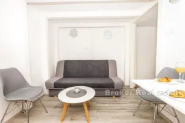 Četiri apartmana s poslovnim prostorom, u centru, Dubrovnik, Flat