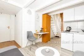 Četiri apartmana s poslovnim prostorom, u centru, Dubrovnik, Flat