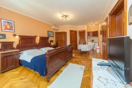 Kamena kuća, u centru grada, na prodaju, Dubrovnik, House