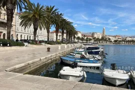 Apartman na samoj Rivi, Split, Flat