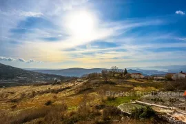 Renovirana kamena kuća, na prodaju, Split, Famiglia