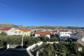 Dvojna kuća u blizini centra, Trogir - Okolica, Ev