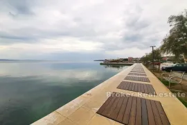 Dvojna kuća u prvom redu do mora, Zadar, Famiglia