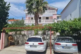 Apartmanska kuća s pogledom na more, Zadar, Famiglia