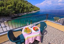 Apartmanska kuća prvi red do mora, Hvar, Haus