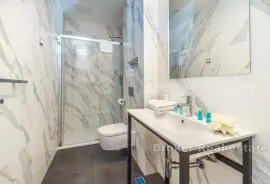 Moderan hotel sa 11 soba i vanjskim bazenom, Split, العقارات التجارية