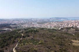 Klis građevinsko zemljište 1568 m2 - novo u ponudi, Klis, Γη