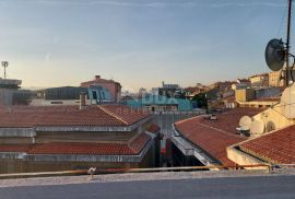 RIJEKA, CENTAR - poslovna zgrada 537m2 u strogom centru grada + krovna terasa 140m2, Rijeka, Ticari emlak