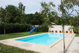 Atraktivna kuća s bazenom, okolica Barbana, Barban, بيت