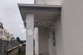 Jednosoban stan u Sukošanu s pogledom na more!, Sukošan, Appartment