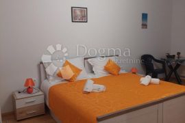 DONESTIE SAMO OSOBNE STVARI, Maruševec, Appartment