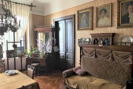 Izuzetan gospodski stan u vili koja odiše poviješću, Rijeka, Flat