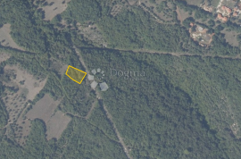 3 parcele kao cjelina 2593 m2 - u naravi šuma, Marčana, Arazi