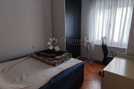 RIJEKA, DONJA VEŽICA  - Prekrasna etaža kuće s okućnicom i konobom, Rijeka, Flat