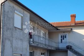 Kuća sa 6 apartmana, Čavle, House