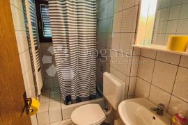 Kuća sa 3 apartmana i fenomenalnim pogledom, Opatija - Okolica, Дом