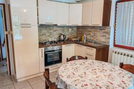 Kuća sa 3 apartmana i fenomenalnim pogledom, Opatija - Okolica, Famiglia