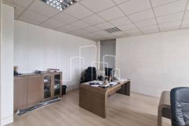 Prodaja poslovni kancelarijski prostor top lokacija, Novo Sarajevo, Propiedad comercial