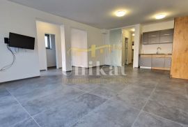 Stan s tri spavaće sobe na prizemlju, 1 km od mora, Poreč, Apartamento